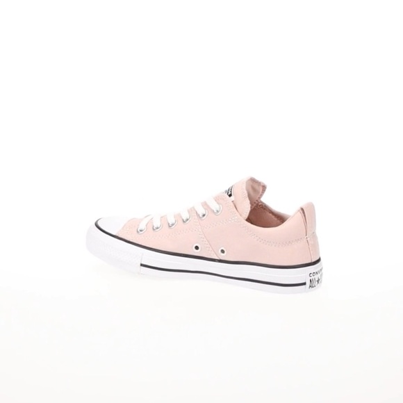 Converse Women's Light Pink Low-Top Sneakers Zise 10‎ NEW - Picture 2 of 13